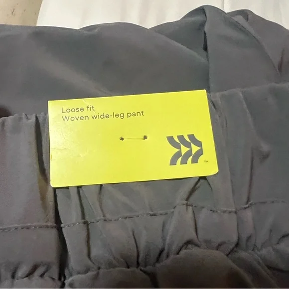 All in Motion Active Light High-Rise Wide Leg Pants - Picture 10 of 12